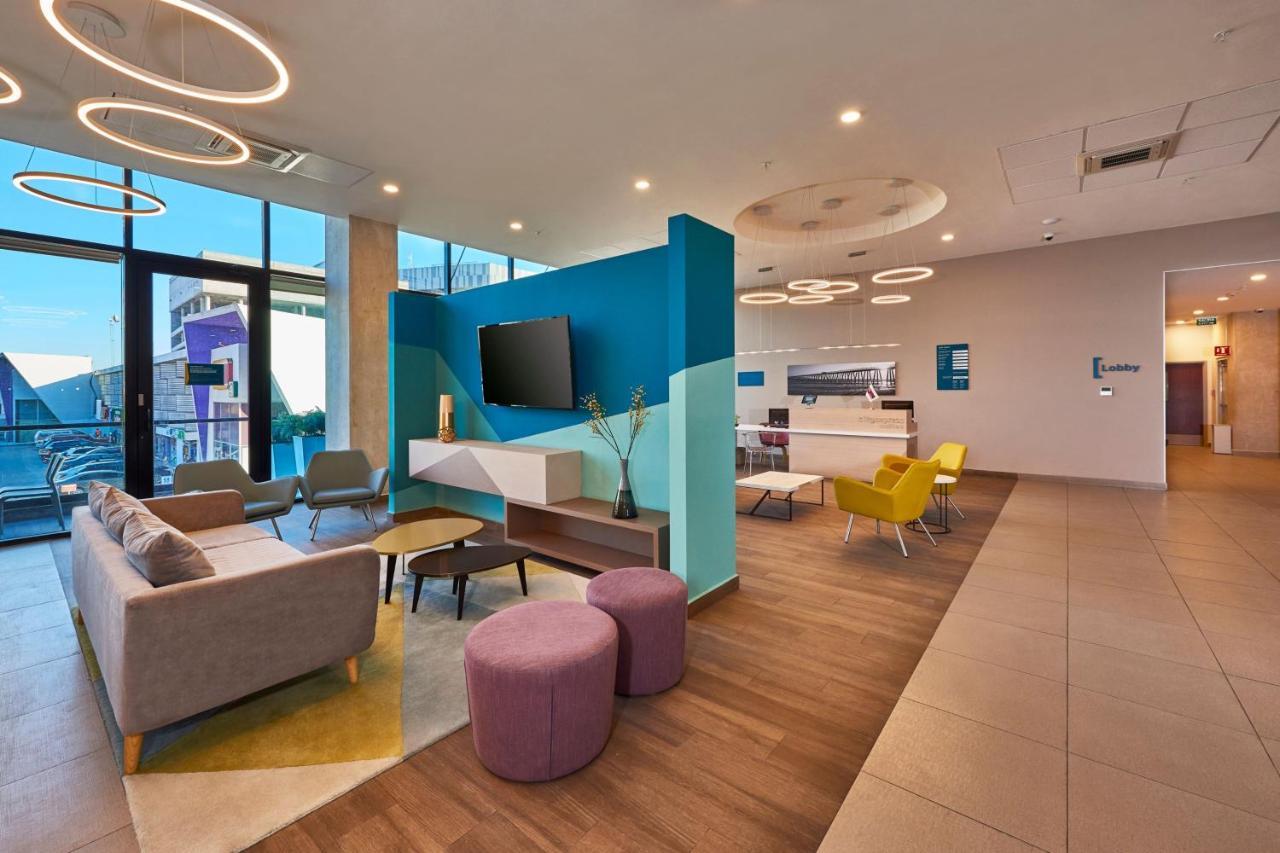 City Express Suites Lounge