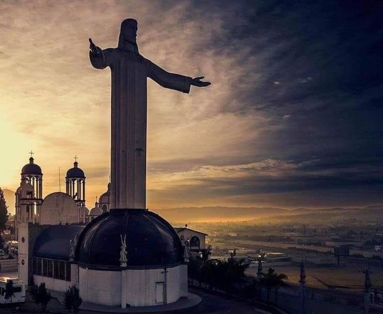 Cristo Rey twi