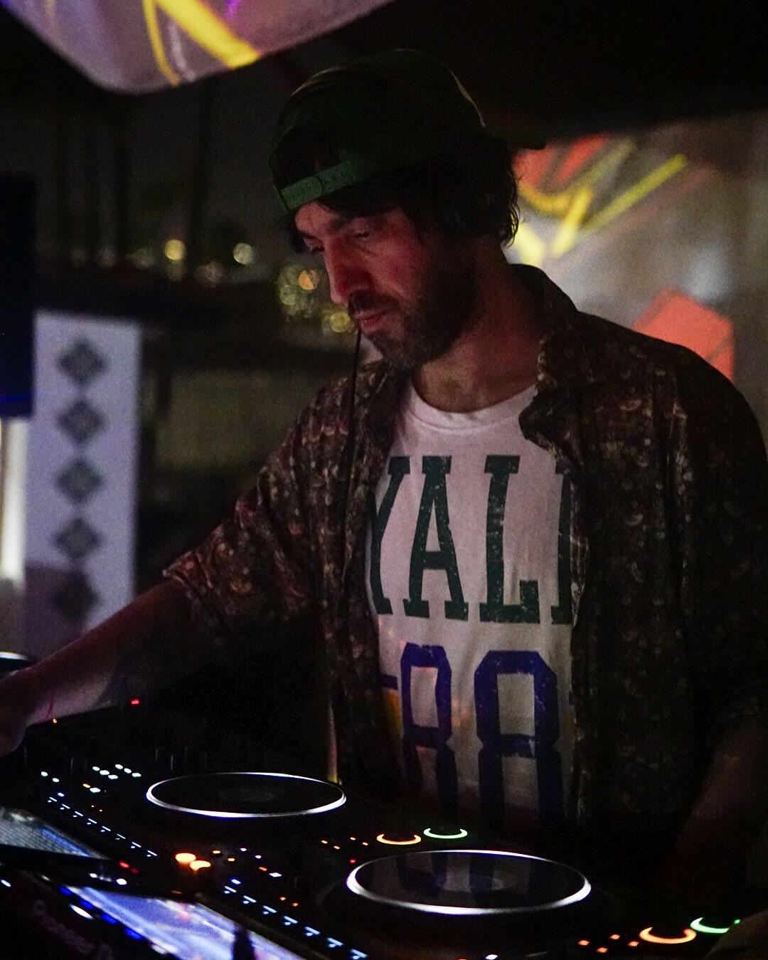 ninety DJ